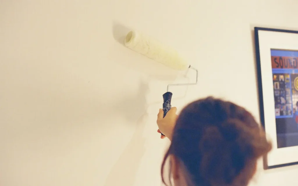 Pintar a parede sozinho: o passo a passo do fim de semana